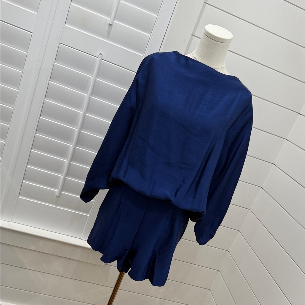 Size 6 Elegant Blue Banana Republic Long Sleeve Romper